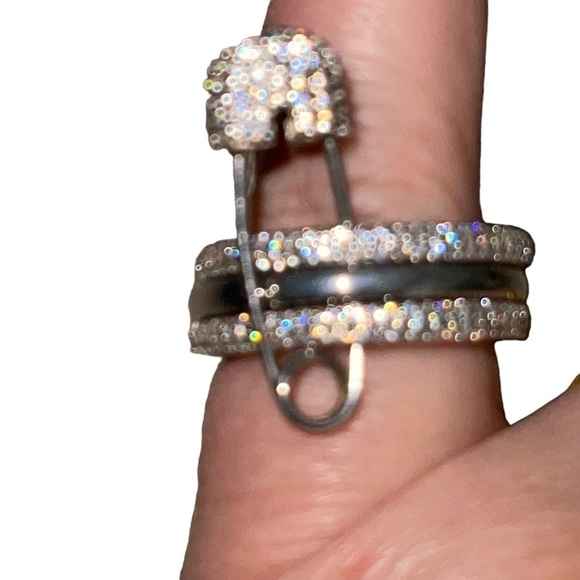 925 Sterling Silver Ring - Picture 3 of 6